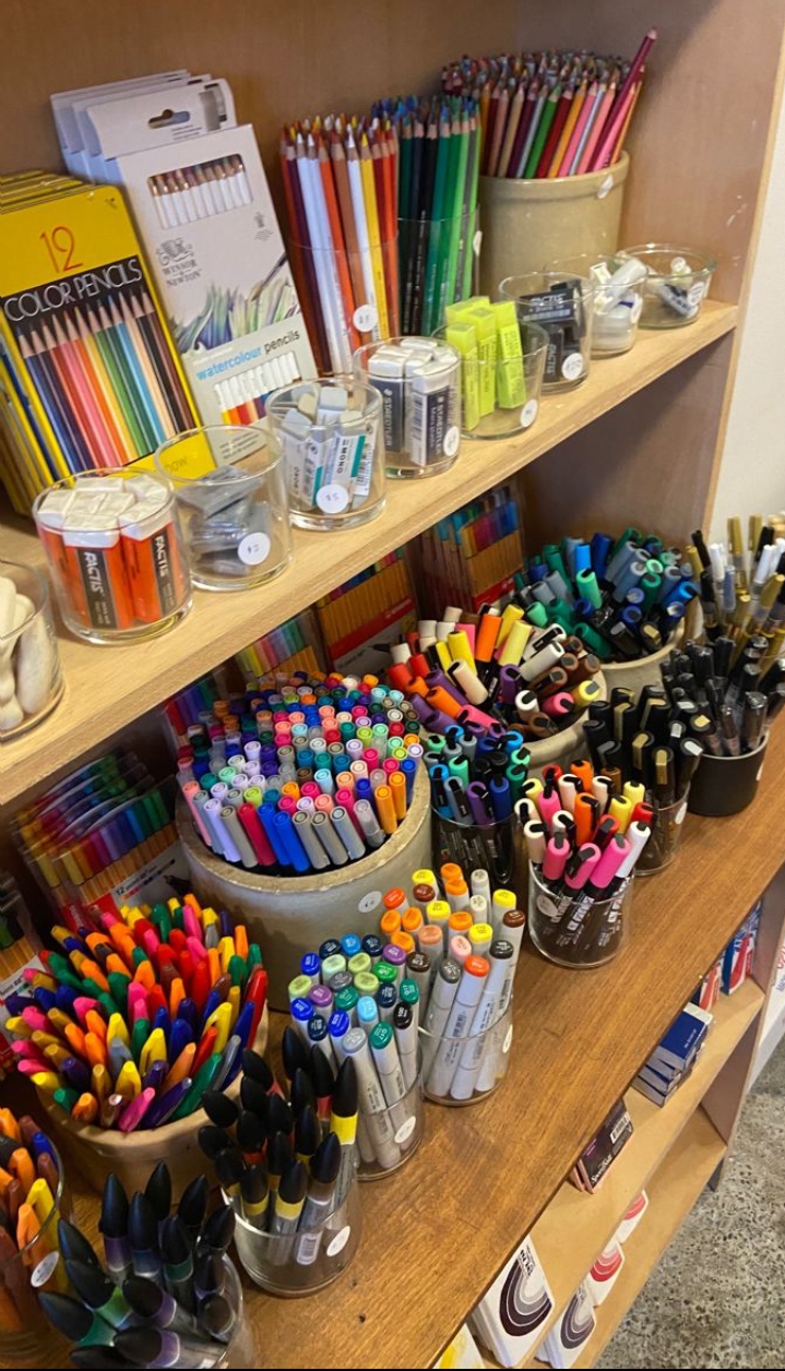 📚 مكتبة الأمراء.. كل اللي يحتاجه الطالب والبيت!