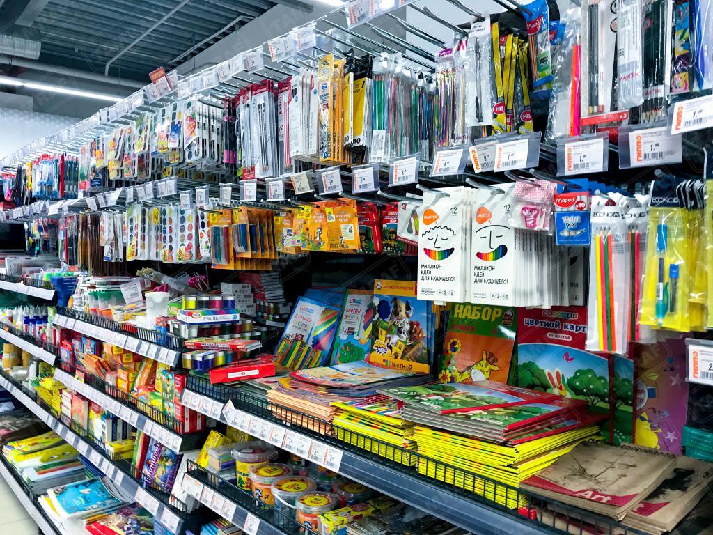 أدوات مكتبية و ألعاب و خردوات